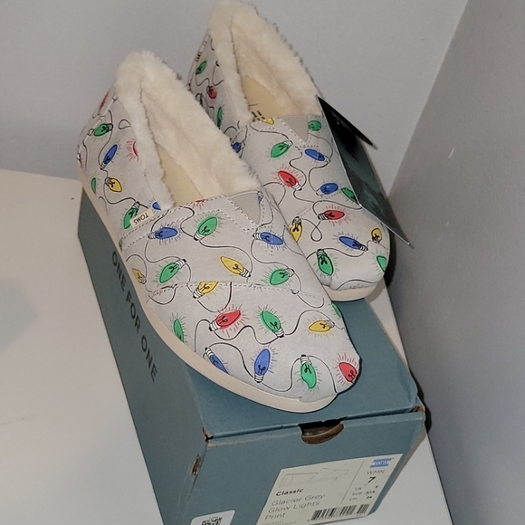 TOMS - Picture 5 of 6